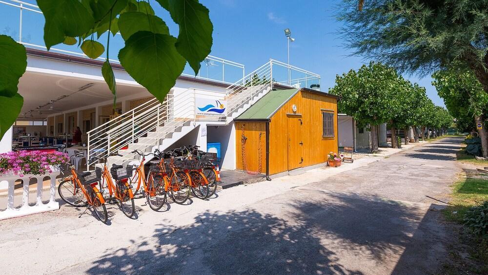 לידו די פרמו Camping Tre Archi מראה חיצוני תמונה